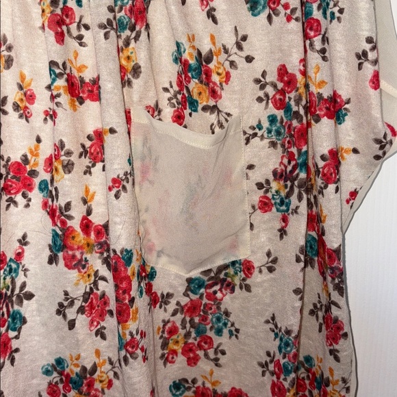 Wet Seal Sheer Floral Top - Picture 2 of 4